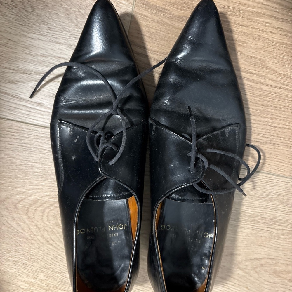 John Fluevog Black Pointed Leather Lace-Up Flats